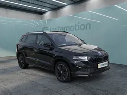 Schwarz Gebraucht 2024 Skoda Karoq SportLine SUV | 38.354 € (Fairer Preis)