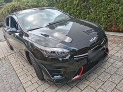 Schwarz Gebraucht 2021 Kia Ceed Kleinwagen | 27.100 € (Etwas zu teuer)