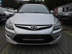 Silber Gebraucht 2012 Hyundai i30 Edition Kombi | 2.200 € (Superpreis)