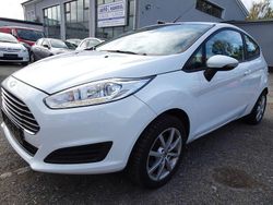 Weiß Gebraucht 2017 Ford Fiesta Trend Kleinwagen | 6.290 € (Fairer Preis)