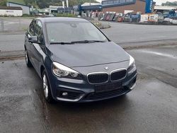Grau Gebraucht 2015 BMW 220 Active Tourer Van / Kleinbus | 12.500 € (Fairer Preis)