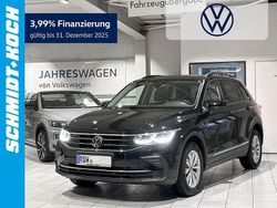 Deep black perleffekt Gebraucht 2022 VW Tiguan Life SUV | 36.990 €