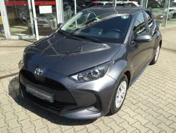 Marlingrau Gebraucht 2023 Toyota Yaris Comfort Kleinwagen | 15.850 € (Fairer Preis)