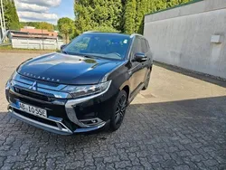 Schwarz Gebraucht 2020 Mitsubishi Outlander P-HEV Top SUV | 24.990 € (Etwas zu teuer)