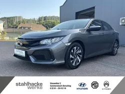 Polished metal Gebraucht 2017 Honda Civic Comfort Limousine | 11.990 € (Etwas zu teuer)
