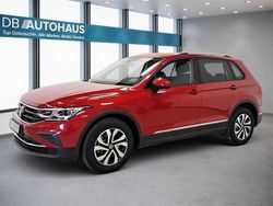 Rot Gebraucht 2023 VW Tiguan Active SUV | 29.990 € (Guter Preis)