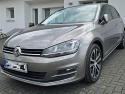 Grau Gebraucht 2015 VW Golf VII Limousine | 10.900 € (Fairer Preis)
