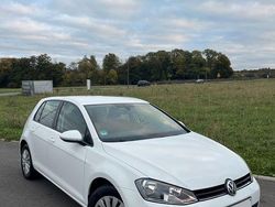 Weiß Gebraucht 2015 VW Golf VII Trendline Limousine | 7.500 € (Guter Preis)