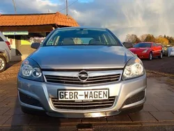 Blau Gebraucht 2009 Opel Astra Kombi | 3.499 € (Teuer)