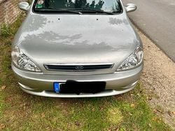 Silber Gebraucht 2002 Kia Rio 2 Kombi | 3.200 €