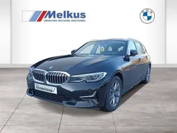 Schwarz Gebraucht 2022 BMW 320 Luxury Line Kombi | 27.970 € (Guter Preis)