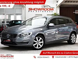 Grau Gebraucht 2017 Volvo V60 Momentum Kombi | 18.990 € (Teuer)