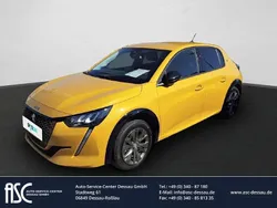 Gelb Gebraucht 2023 Peugeot e-208 Allure Kleinwagen | 18.490 €