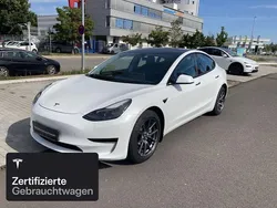 Weiß Gebraucht 2021 Tesla Model 3 RWD Limousine | 27.300 € (Fairer Preis)