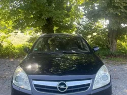 Schwarz Gebraucht 2006 Opel Signum Kombi | 1.000 € (Fairer Preis)