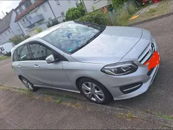 Grau Gebraucht 2017 Mercedes B180 Van / Kleinbus | 17.000 € (Guter Preis)