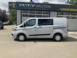 Polarsilber metallic Gebraucht 2018 Ford Transit Custom Trend Van / Kleinbus | 14.000 €