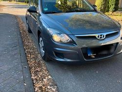 Grau Gebraucht 2009 Hyundai i30 Limousine | 2.000 €
