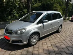 Silber Gebraucht 2006 Opel Zafira Van / Kleinbus | 2.800 € (Fairer Preis)