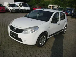 Weiß Gebraucht 2009 Dacia Sandero Kleinwagen | 1.199 €