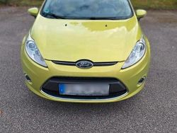 Grün Gebraucht 2011 Ford Fiesta Titanium Kleinwagen | 3.900 € (Fairer Preis)