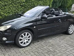 Schwarz Gebraucht 2003 Peugeot 206 CC Cabrio | 2.200 € (Fairer Preis)