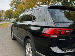 Schwarz Gebraucht 2023 VW Tiguan Allspace SUV | 29.800 € (Fairer Preis)