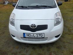 Weiß Gebraucht 2008 Toyota Yaris Cool Limousine | 1.300 € (Superpreis)