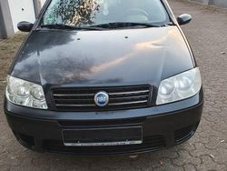 Schwarz Gebraucht 2005 Fiat Punto Kleinwagen | 900 € (Fairer Preis)