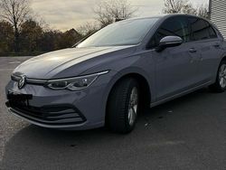 Grau Gebraucht 2020 VW Golf VIII Limousine | 21.000 € (Fairer Preis)