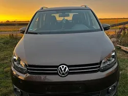 Braun Gebraucht 2010 VW Touran Cross Edition Van / Kleinbus | 9.050 €