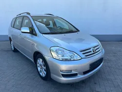 Silber Gebraucht 2005 Toyota Avensis Verso Sol Van / Kleinbus | 3.600 €