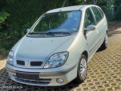 Silber Gebraucht 2001 Renault Scénic Van / Kleinbus | 2.800 € (Etwas zu teuer)