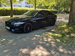 Schwarz Gebraucht 2017 Jaguar XF R-Sport Limousine | 19.900 €