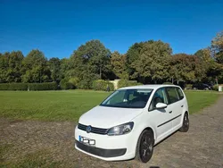 Weiß Gebraucht 2014 VW Touran Trendline Van / Kleinbus | 5.999 € (Guter Preis)