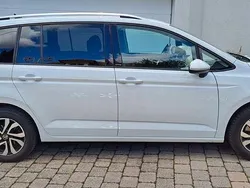 Weiß Gebraucht 2023 VW Touran Active Van / Kleinbus | 28.500 € (Fairer Preis)
