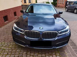 Grau Gebraucht 2017 BMW 740 Limousine | 28.500 €