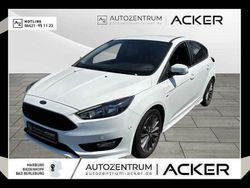 Weiß Gebraucht 2018 Ford Focus ST-Line Limousine | 13.780 € (Teuer)