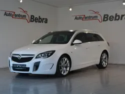 Weiß Gebraucht 2016 Opel Insignia OPC Kombi | 10.800 € (Guter Preis)