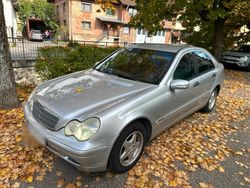Silber Gebraucht 2002 Mercedes C200 Limousine | 2.400 €