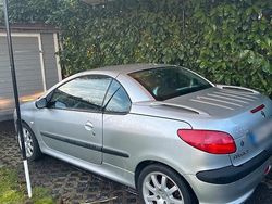 Silber Gebraucht 2002 Peugeot 206 CC Cabrio | 1.700 €