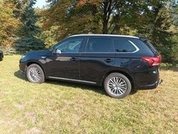 Schwarz Gebraucht 2021 Mitsubishi Outlander P-HEV Spirit SUV | 22.999 € (Guter Preis)
