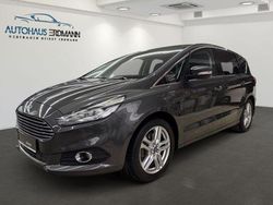Grau Gebraucht 2015 Ford S-MAX Titanium Van / Kleinbus | 19.880 € (Etwas zu teuer)