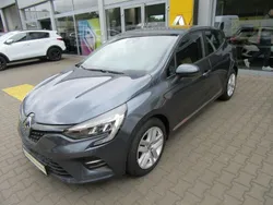 Grau Gebraucht 2021 Renault Clio V Experience Limousine | 12.480 € (Fairer Preis)
