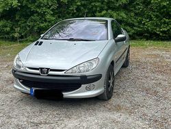 Grau Gebraucht 2004 Peugeot 206 CC Cabrio | 1.300 € (Fairer Preis)