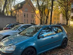 Blau Gebraucht 2006 VW Golf V Trendline Limousine | 2.300 € (Fairer Preis)