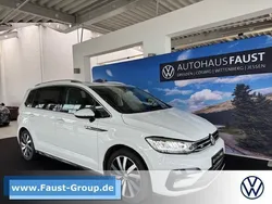 Weiß Gebraucht 2020 VW Touran Highline Van / Kleinbus | 25.850 € (Fairer Preis)