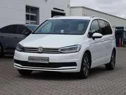 Weiß Gebraucht 2024 VW Touran Move Van / Kleinbus | 35.690 € (Fairer Preis)