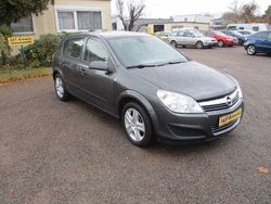 Grau Gebraucht 2009 Opel Astra Edition Limousine | 2.699 € (Fairer Preis)