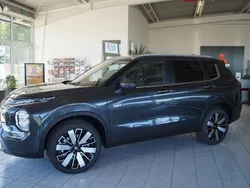 Basaltgrau Gebraucht 2025 Mitsubishi Outlander P-HEV Edition SUV | 50.980 € (Guter Preis)